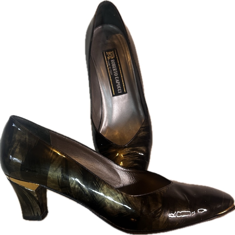 Robert Capucci Pearl Patent Pump -Size 8.5